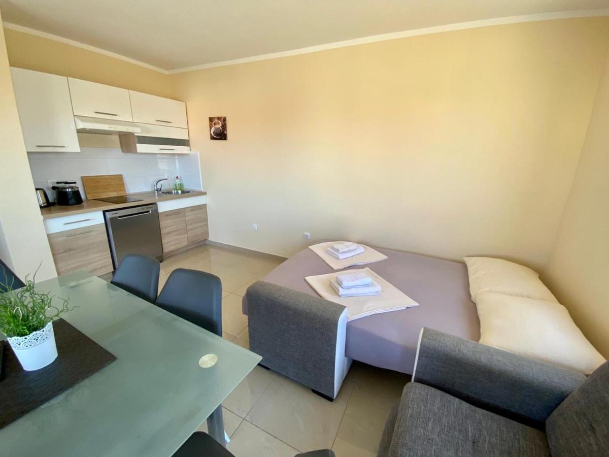 Atrium Novalja Apartment Exterior photo
