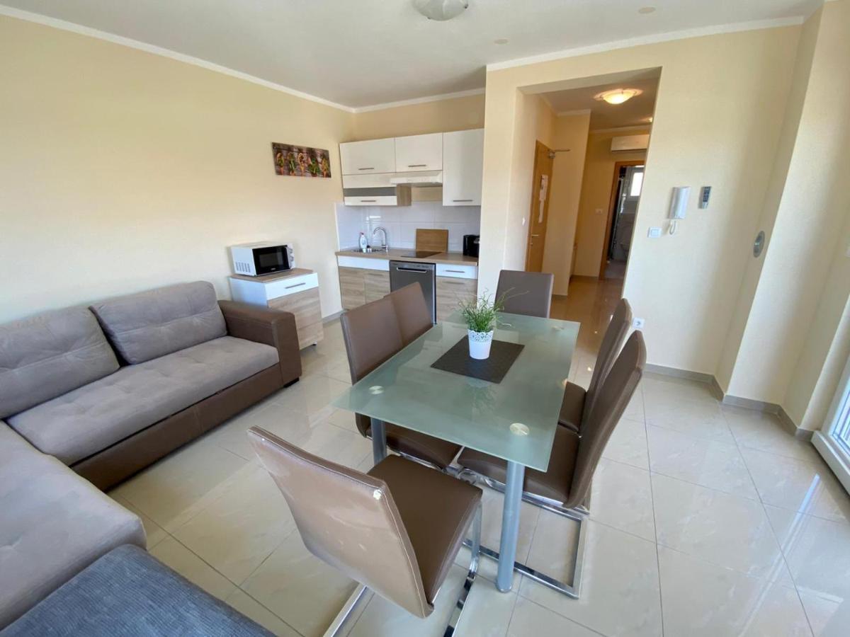 Atrium Novalja Apartment Exterior photo