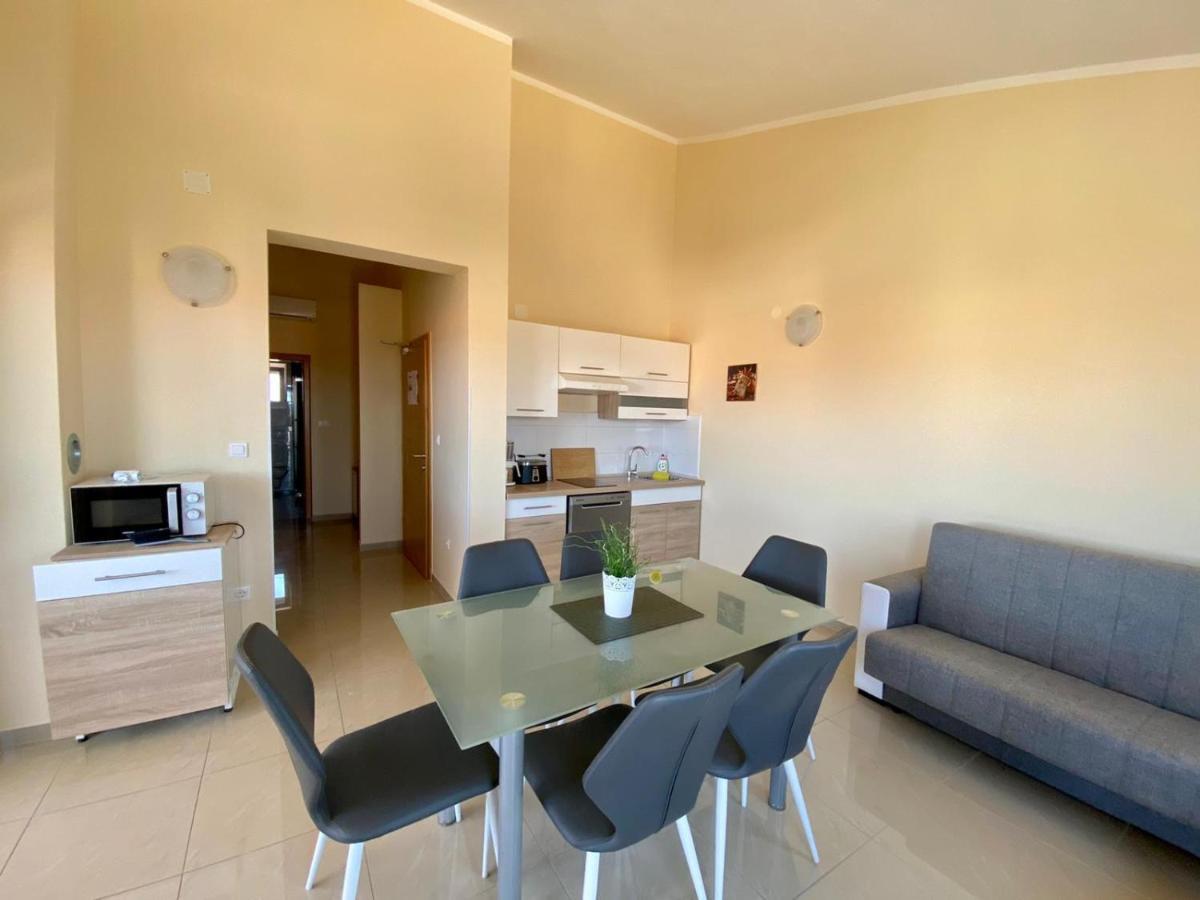 Atrium Novalja Apartment Exterior photo