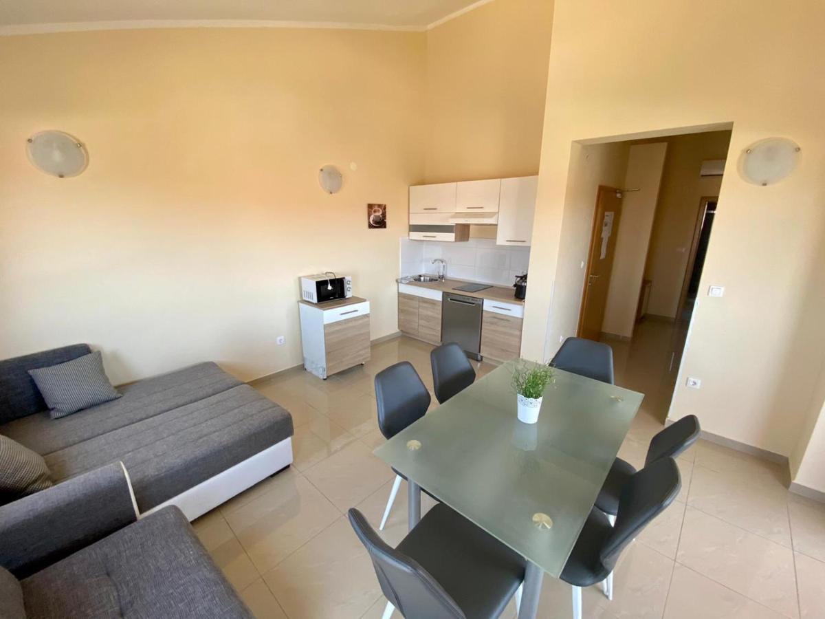 Atrium Novalja Apartment Exterior photo