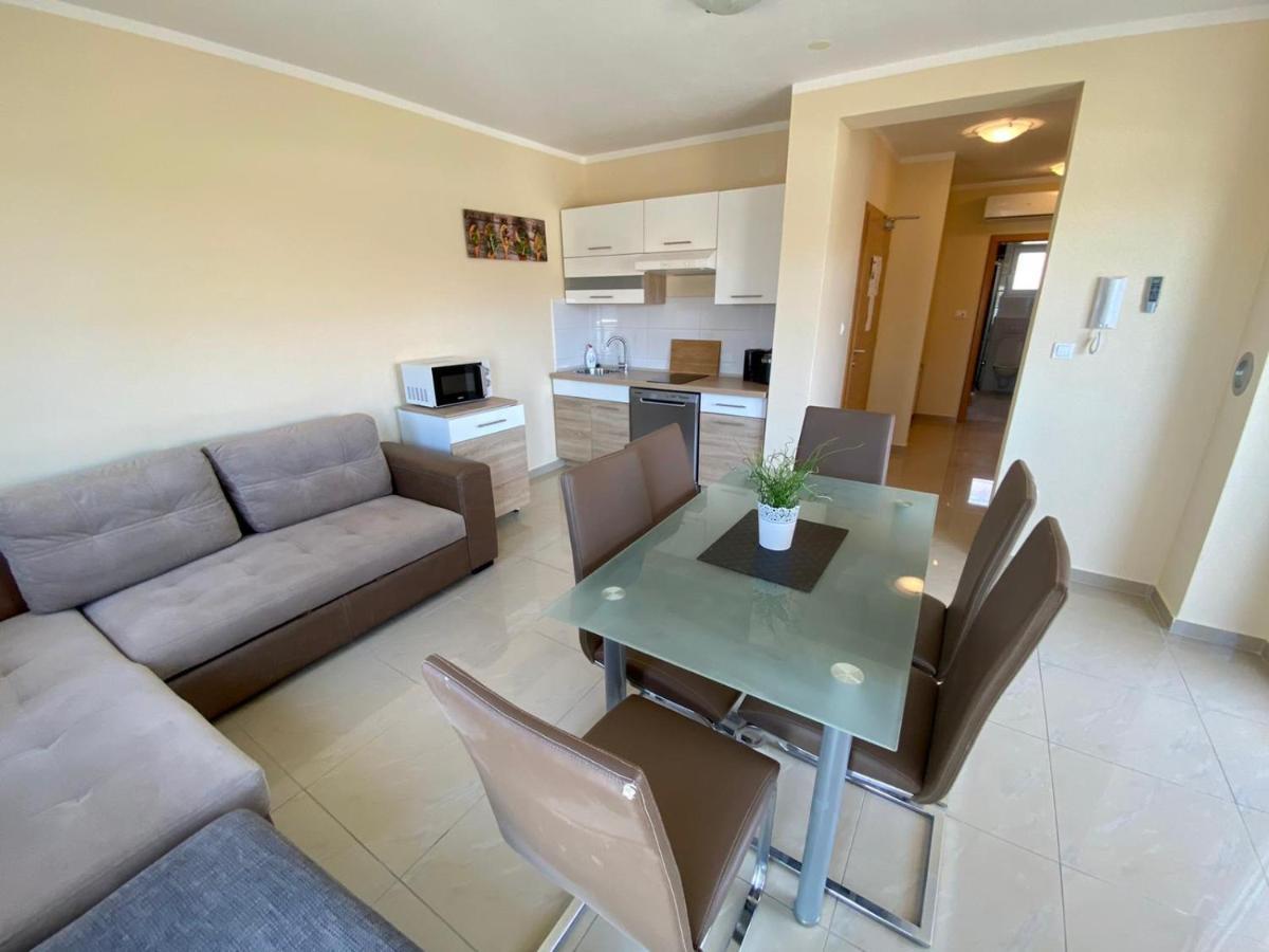 Atrium Novalja Apartment Exterior photo