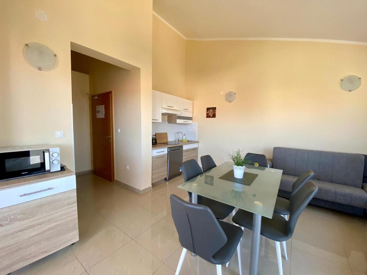 Atrium Novalja Apartment Exterior photo