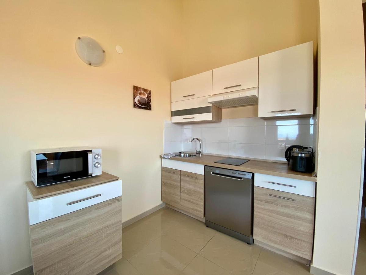 Atrium Novalja Apartment Exterior photo