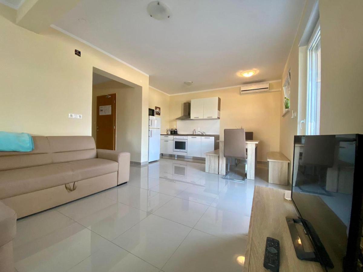 Atrium Novalja Apartment Exterior photo